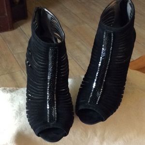 Vince Camuto booties! ❤️